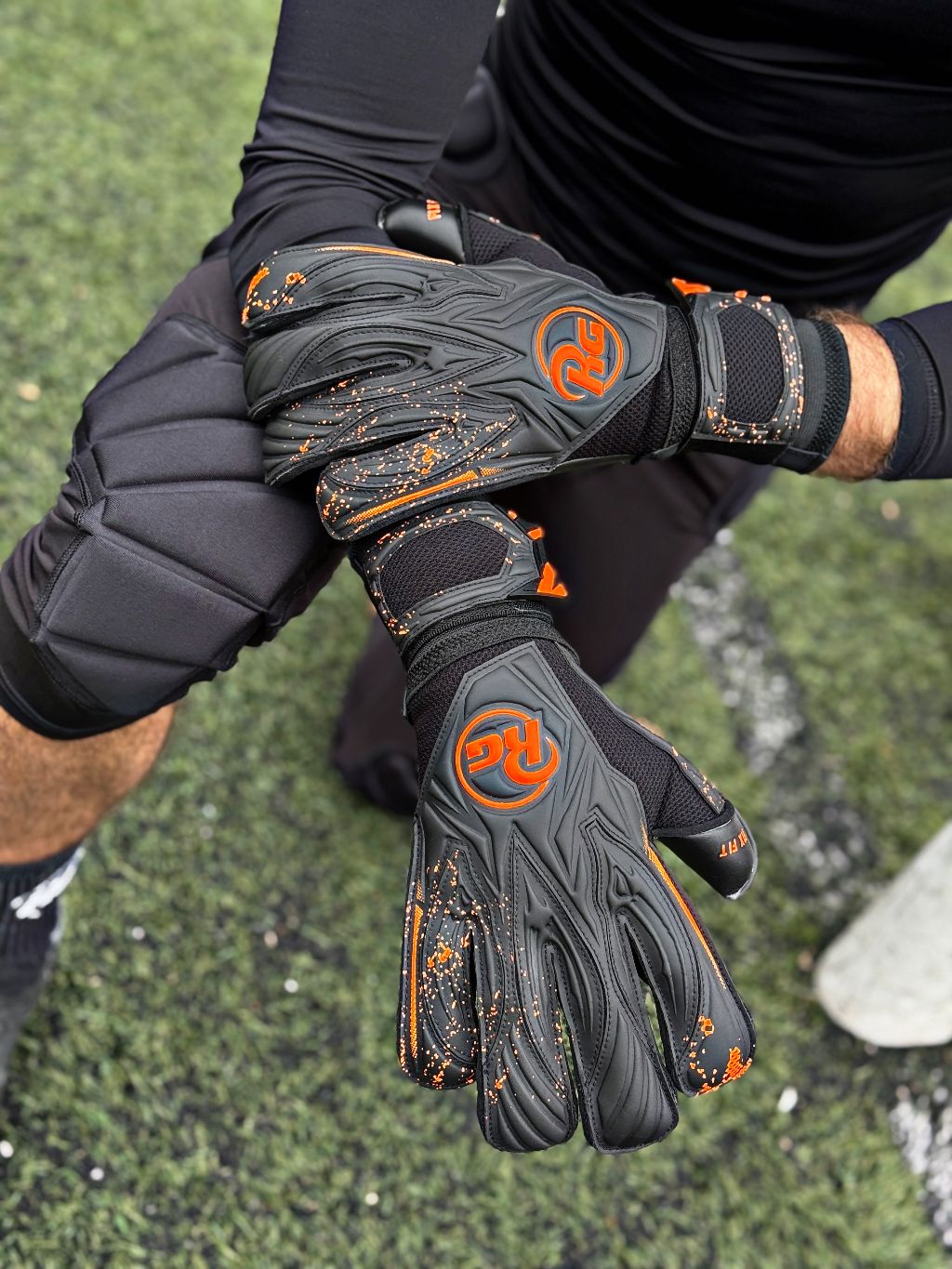 RG GOALKEEPER GLOVES ASPRO BLACKOUT - 26/27 - imagine 14