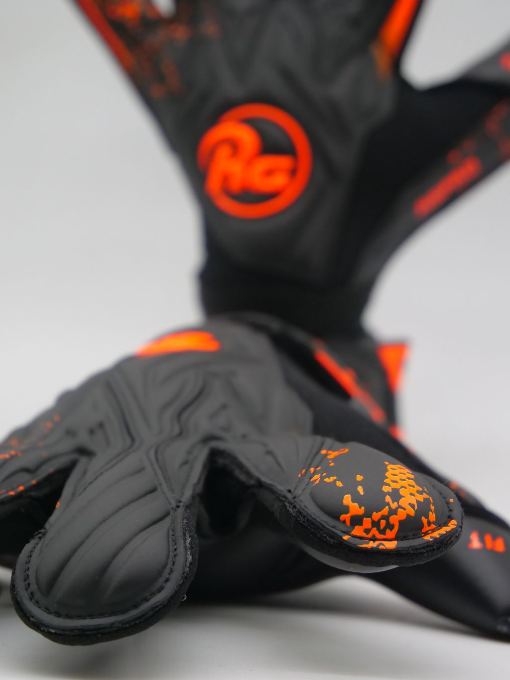 RG GOALKEEPER GLOVES ASPRO BLACKOUT - 26/27 - imagine 15